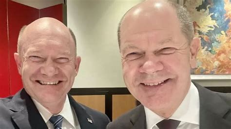 Almanya Başbakanı Scholz ‘ikizini’ buldu